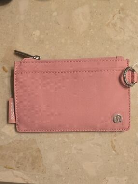 lululemon Clippable Caed Case